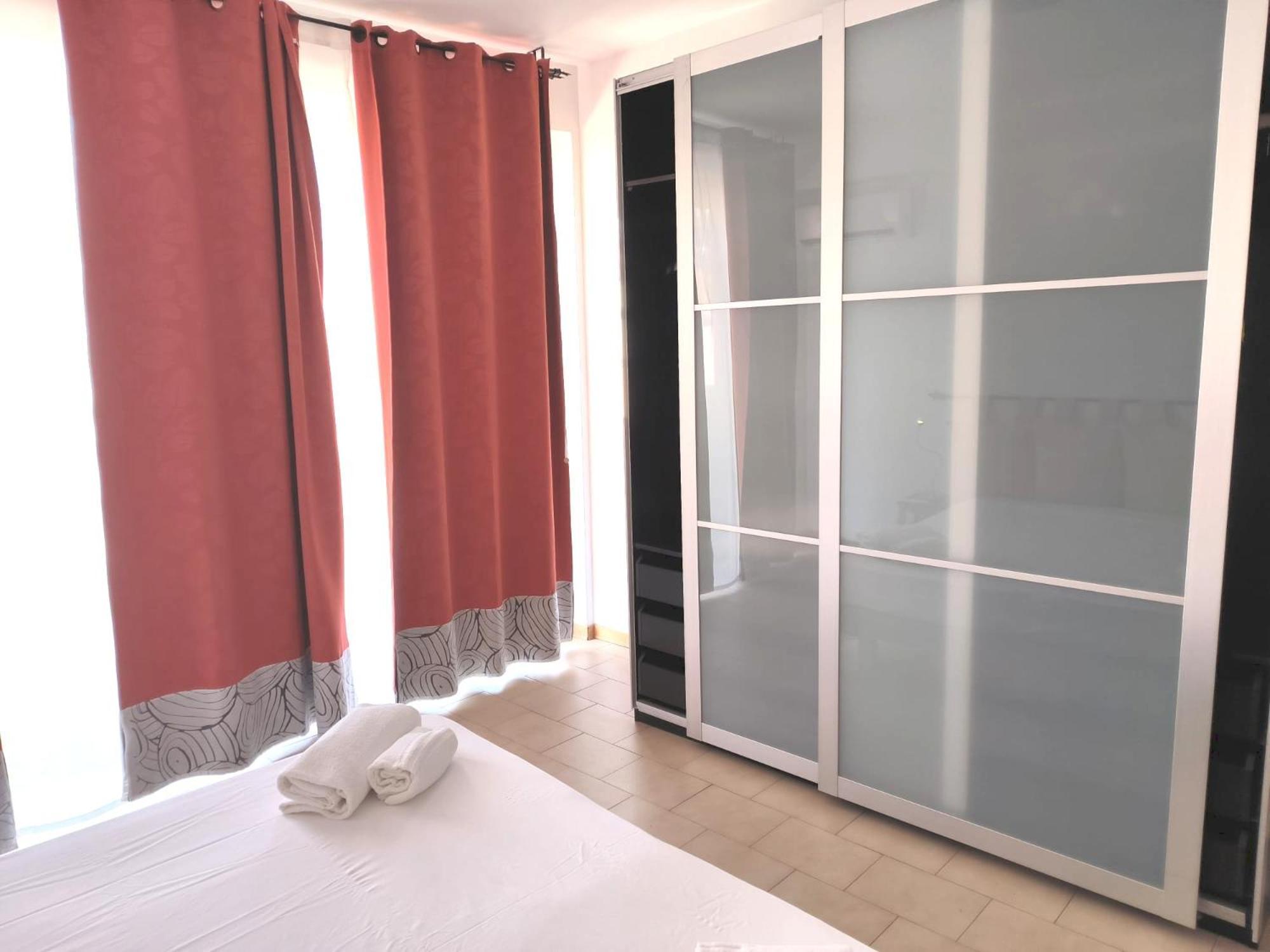 Pozzo Lazzaro Apartments 圣泰雷萨迪里瓦 客房 照片