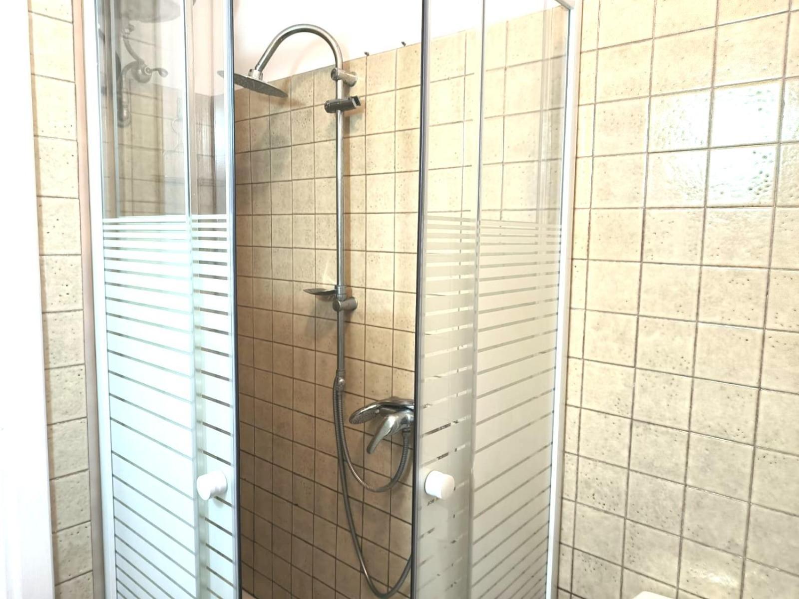 Pozzo Lazzaro Apartments 圣泰雷萨迪里瓦 客房 照片
